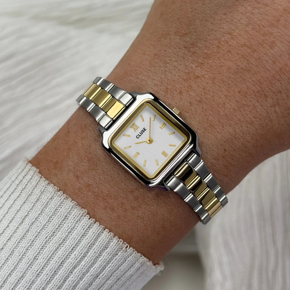 Gracieuse Mini CW15501